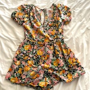 Floral American Eagle romper size medium tall